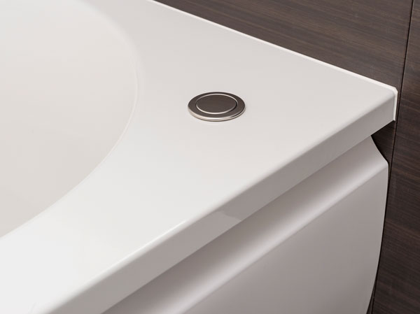 Bathing-wash room.  [One push drainage plug] It has adopted a drain plug that can be easily drained the hot water in the bathtub with one push.