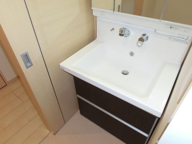 Washroom. It is with convenient independent wash basin