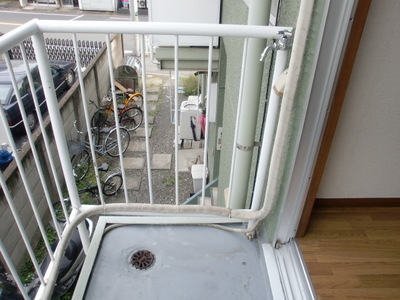 Balcony. There Laundry Area ☆ 