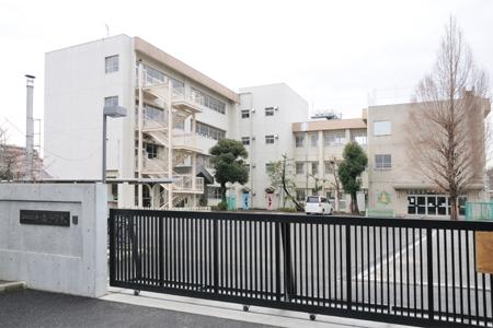 Primary school. Chofu Municipal Sugimori to elementary school 382m