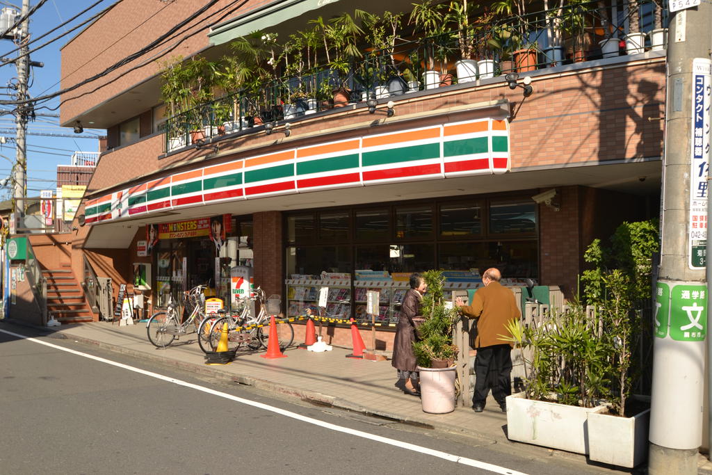 Convenience store. Seven-Eleven Shibasaki Station south exit shop until the (convenience store) 439m