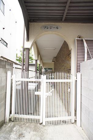 Building appearance. A quiet residential area! Walk to the convenient commercial facility 4 minutes ☆ 
