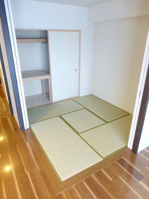 Other room space. Japanese-style heart is washed