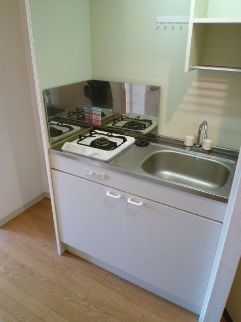 Kitchen. With with gas stove