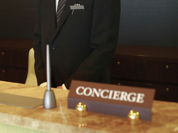 Variety of services.  [Front Service] Arrange courier and cleaning, During such as day guest room of the reservation is able to cater to the needs of the person who concierge live. (Reference photograph)