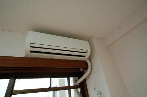 Other Equipment. Equipped with two air conditioning ☆