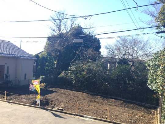 Local land photo. Local state (1) Current Status vacant lot! North ・ West adjoining land is "Chofu Saneatsu park". 