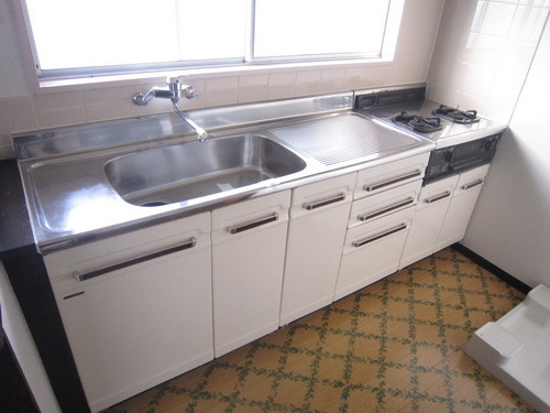 Kitchen. Washing machine yard in front of the kitchen