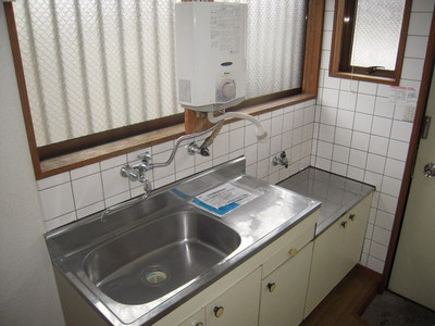 Kitchen. Also two-sided lighting kitchen ・ Two-burner stove can be installed