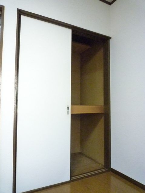 Receipt. Storage of closet type