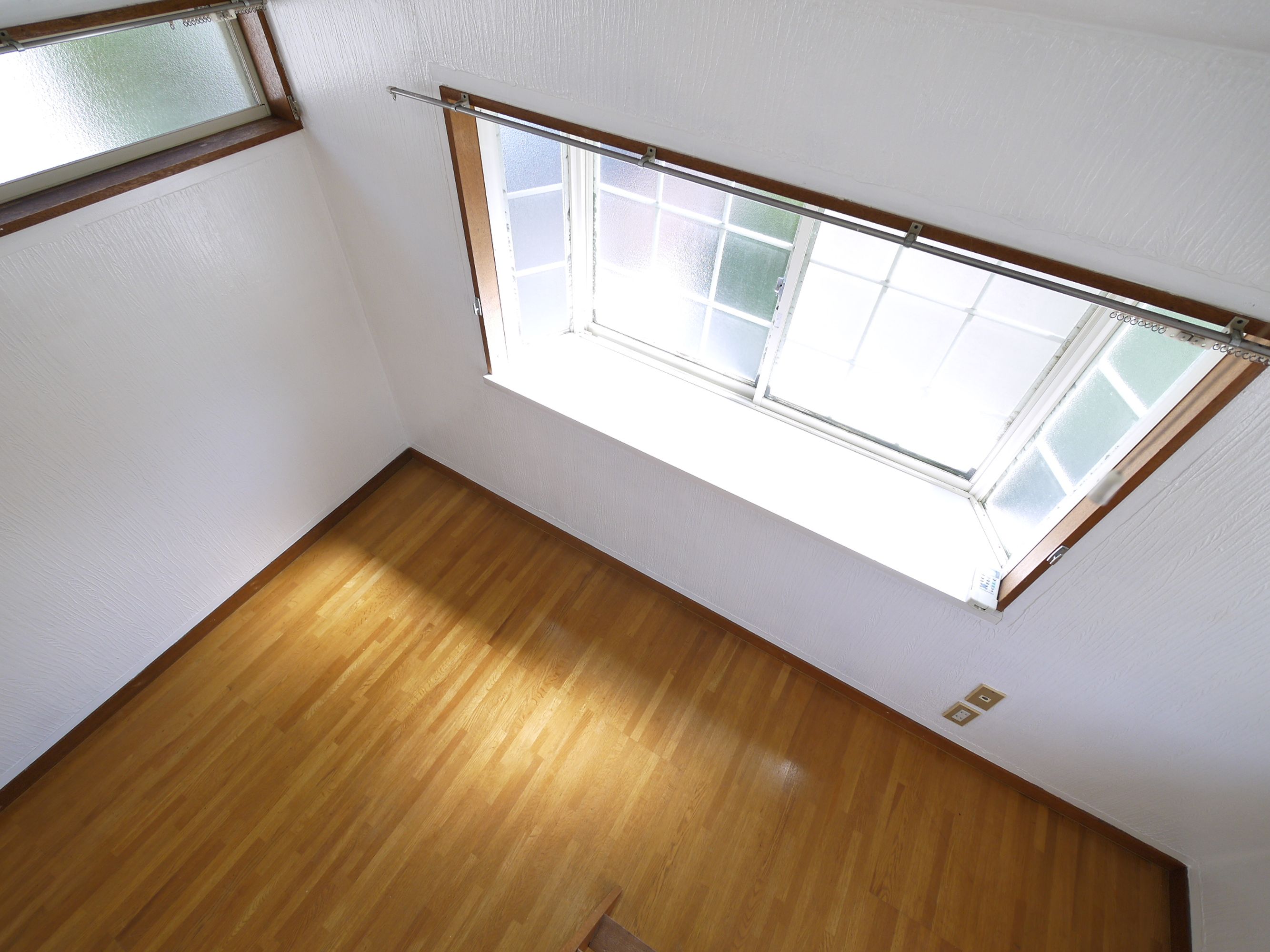 Living and room.  ☆ View from loft. 