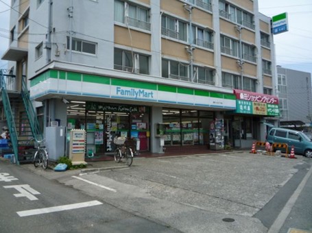 Convenience store. FamilyMart Chofugaoka 3-chome up (convenience store) 230m