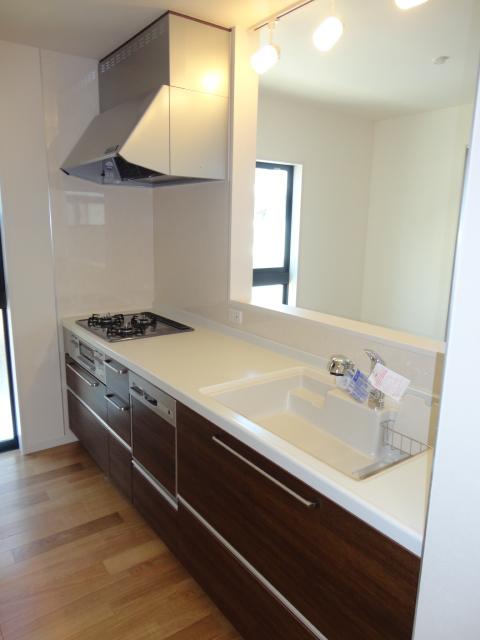 Same specifications photo (kitchen). Example of construction!
