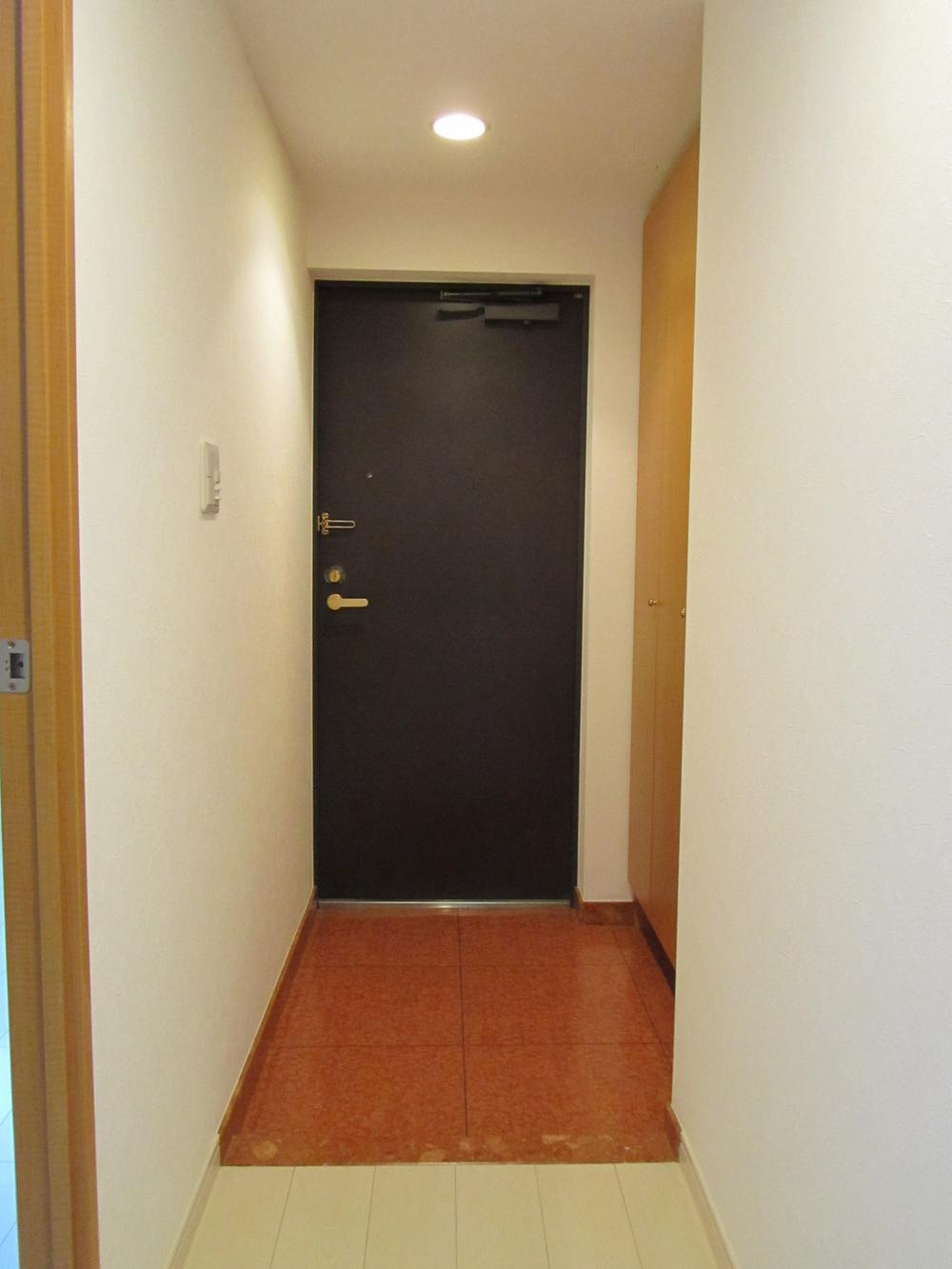 Entrance. Local (12 May 2013) Shooting