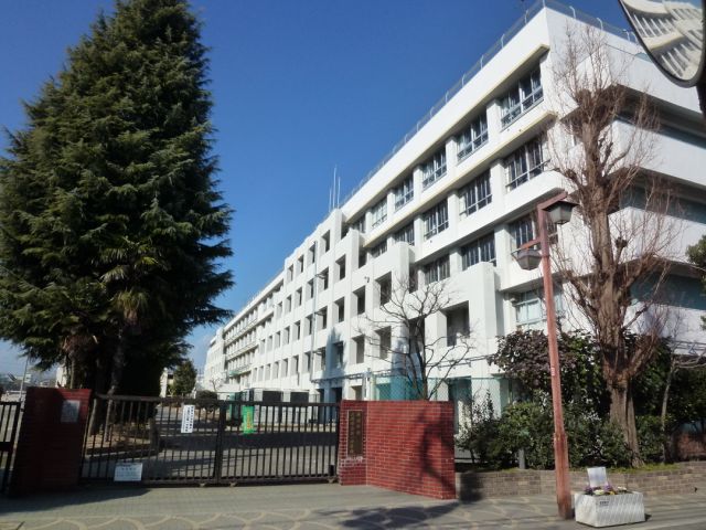 Junior high school. 1700m to Municipal Mitaka first junior high school (junior high school)