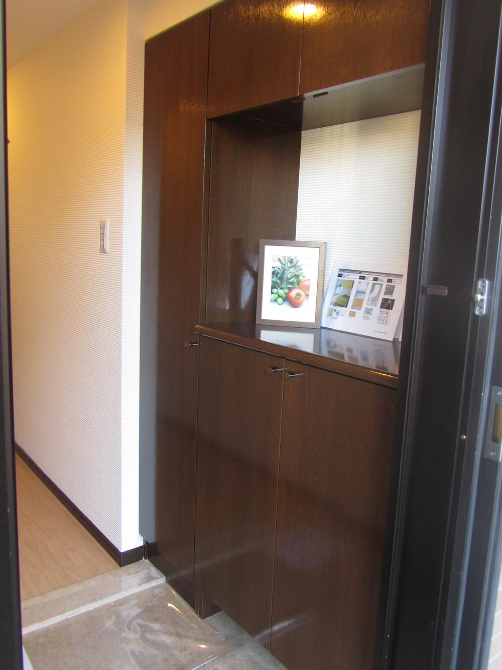 Entrance. Local (12 May 2013) Shooting