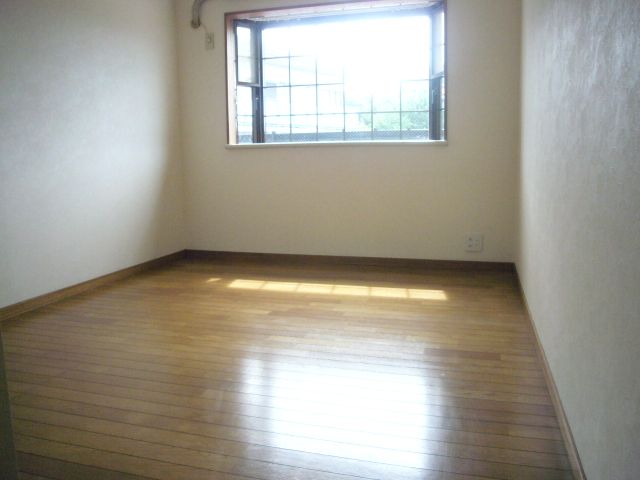 Living and room. Southeast of the flooring of the room