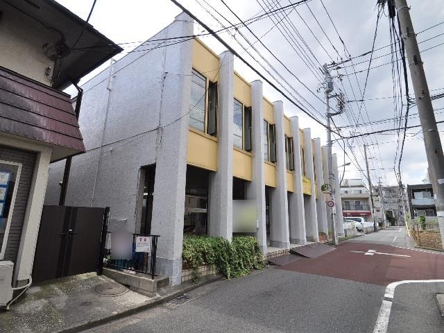 Local appearance photo. Men Sunrise building contact road situation