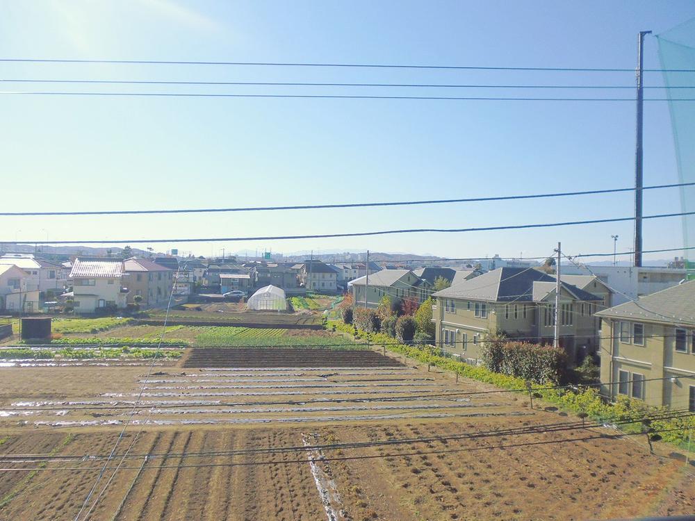 View photos from the dwelling unit. You a clear day can be seen from even the room Mount Fuji.