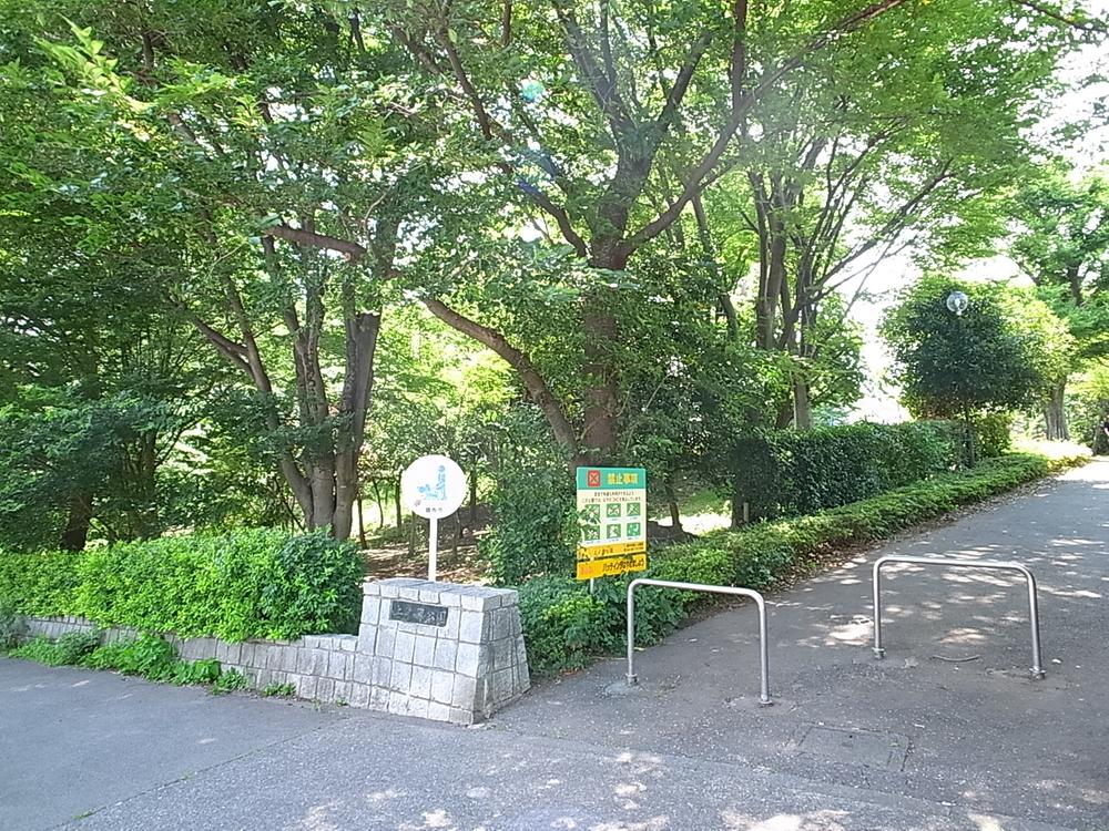 park. Uenohara park 1 minute walk (about 20m)