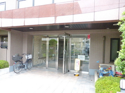 Entrance. auto lock