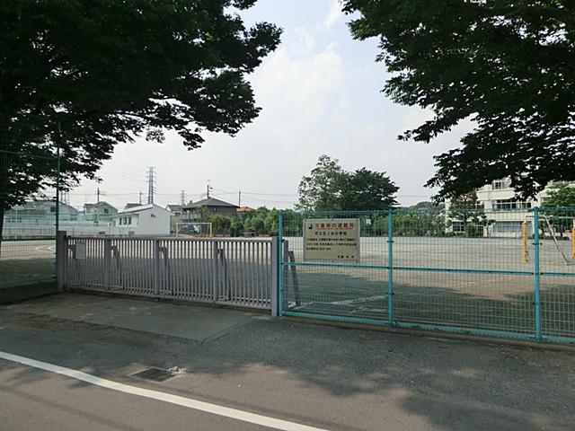 Primary school. Chofu Municipal Kitanodai to elementary school 878m