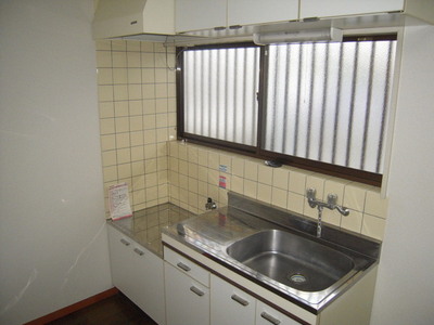 Kitchen. Two-burner stove installation Allowed