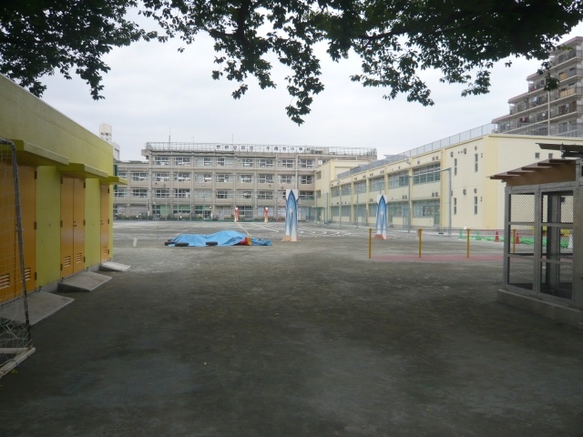 Primary school. 639m to Setagaya Ward Chitose elementary school (elementary school)