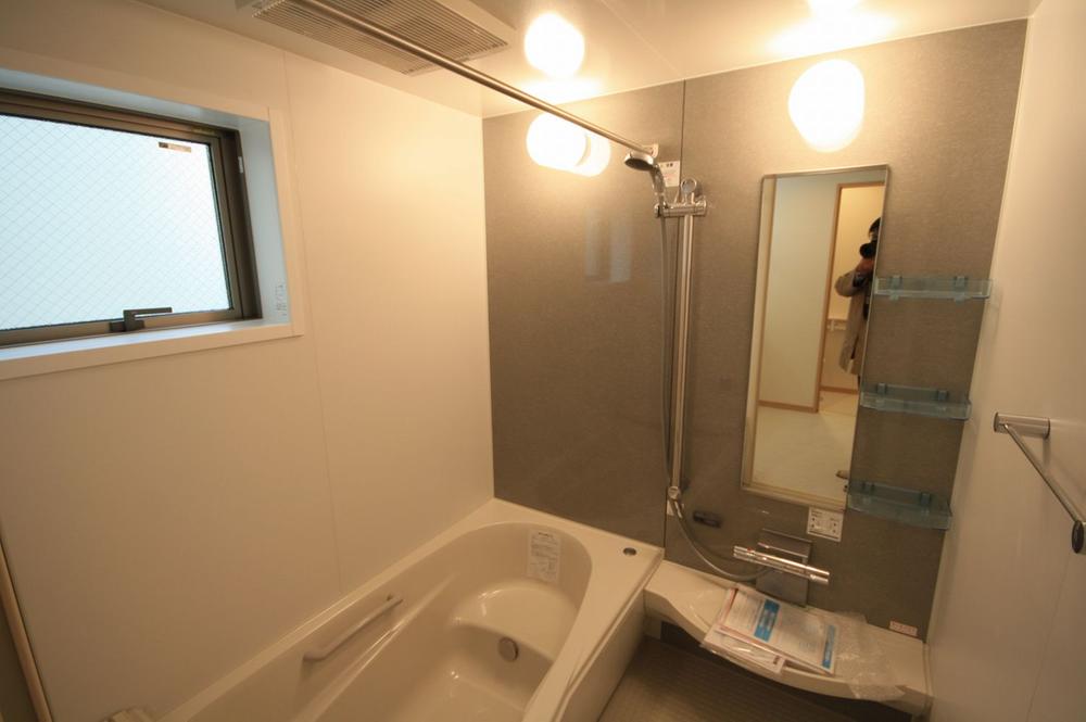 Same specifications photo (bathroom). Seller same specifications