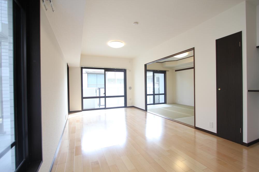 Living. Southeast ・ Northeast corner room! Yang per good