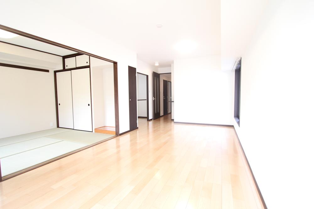 Living. Flooring ・ cross New Hakawa already