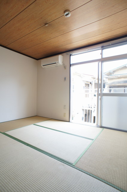 Living and room. Japanese-style room 6 quires