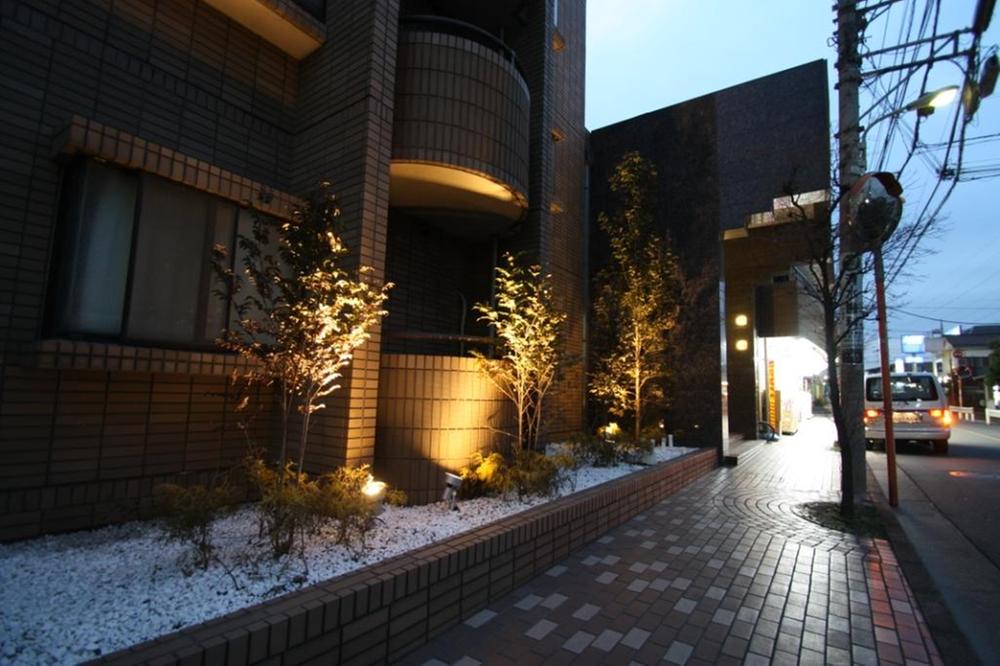 Local appearance photo. Low-rise type Residence of beautifully calm appearance to be displayed on the night of darkness