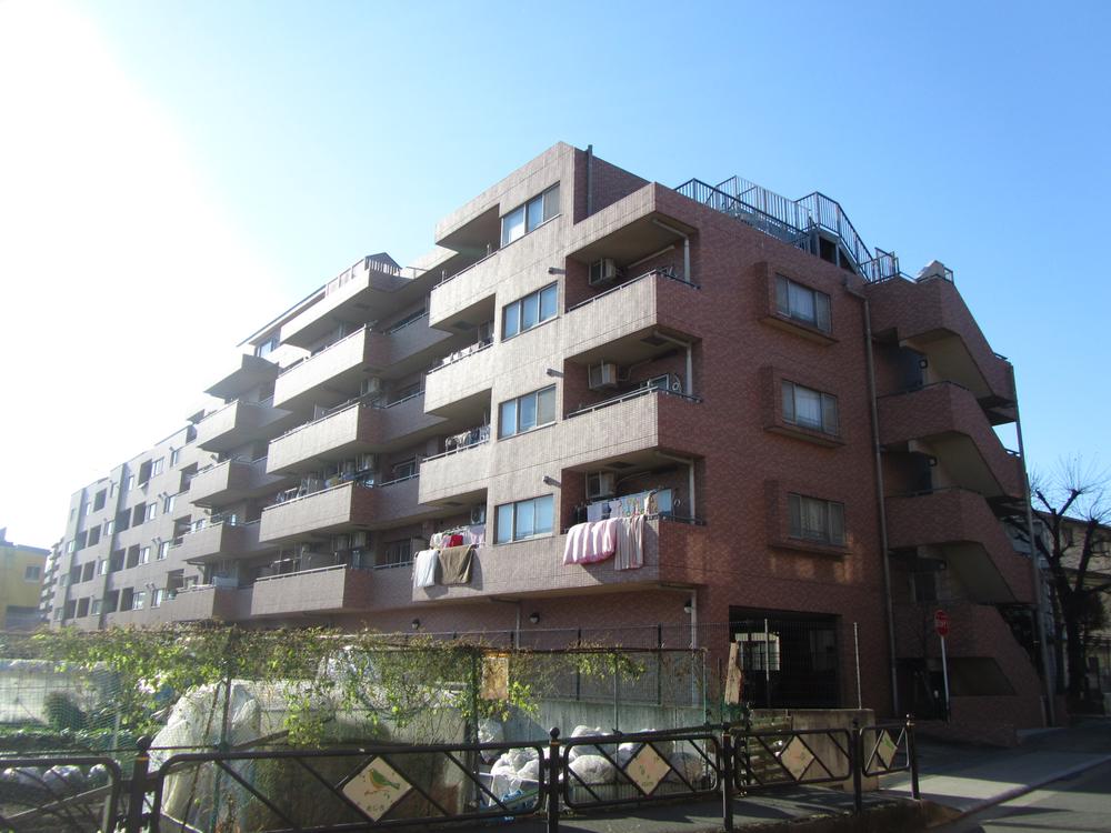 Local appearance photo. Local (12 May 2013) Shooting