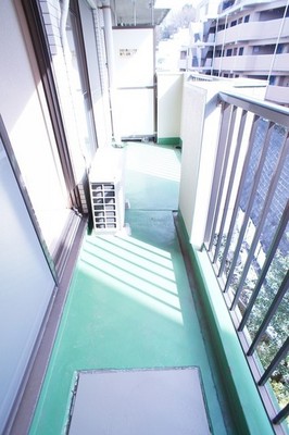 Balcony. Spacious balcony ☆