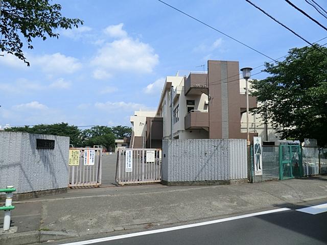 Primary school. Chofu stand up to the second elementary school 470m