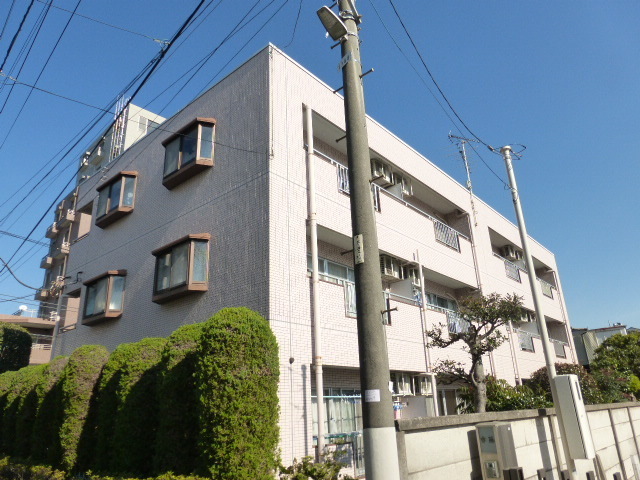 Building appearance. Chofu Station walk is 4 minutes of the property