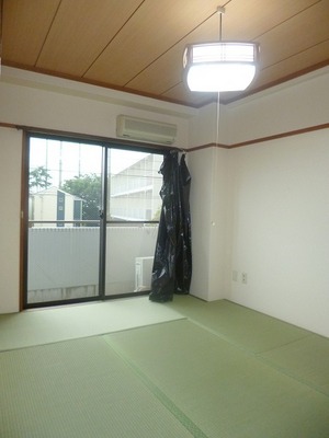 Living and room. Japanese-style room ・ Sunny