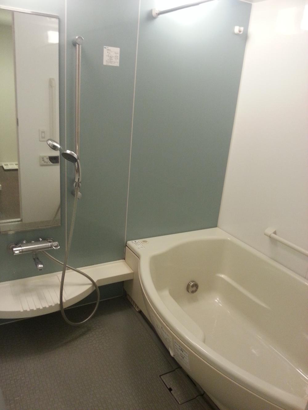 Bathroom. Indoor (07 May 2013) Shooting