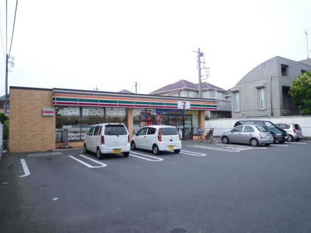 Convenience store. Seven-Eleven (convenience store) up to 100m