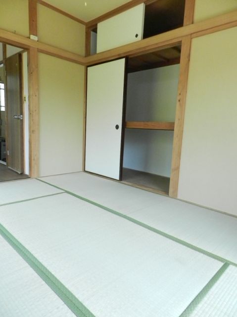 Living and room. Is a Japanese-style room