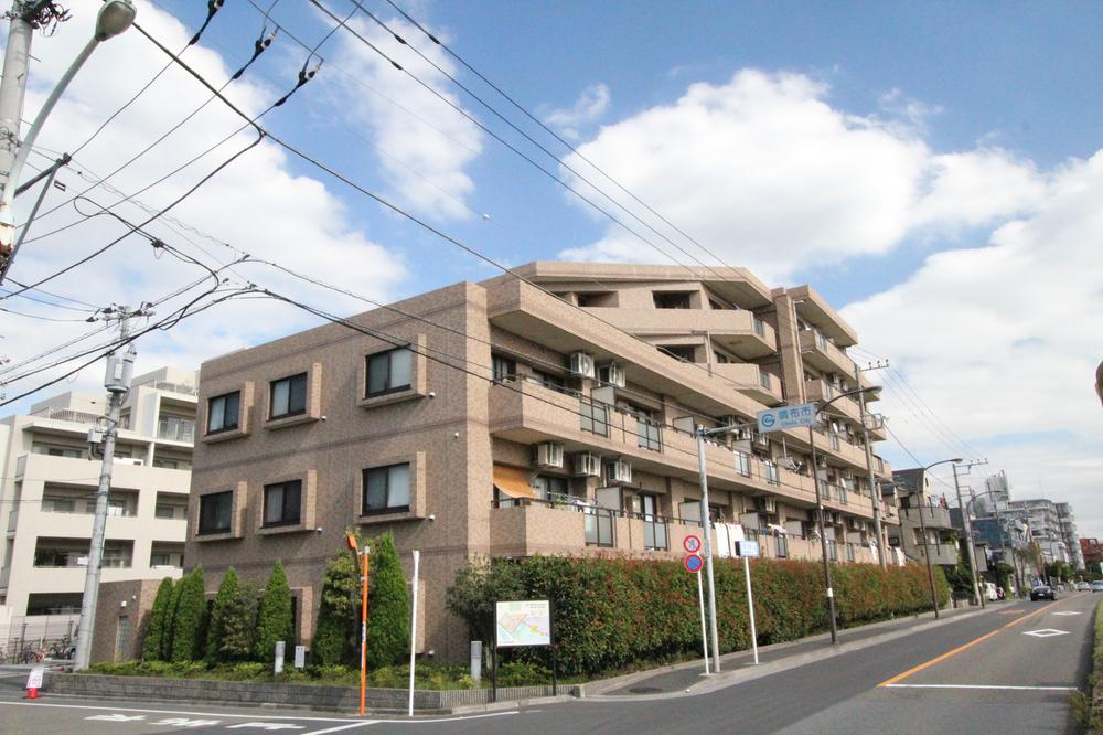 Local appearance photo. local