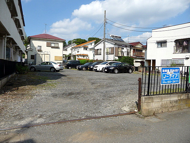 Parking lot.  ※ Is a reference image