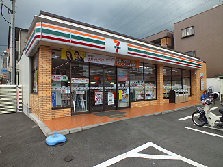 Convenience store. Seven-Eleven Chofu Iruma-cho 1-chome to (convenience store) 83m