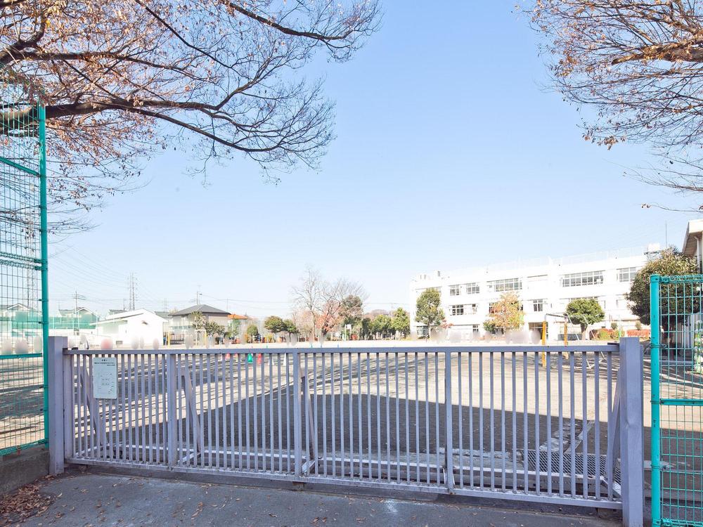 Primary school. Chofu Municipal Kitanodai to elementary school 160m