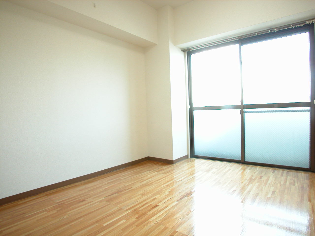 Living and room. Western-style flooring is bright rooms. 