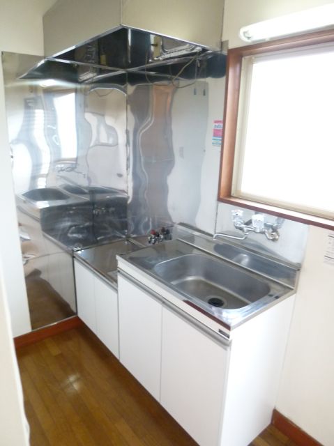 Kitchen. Large kitchen of the two-burner gas stove can also be installed