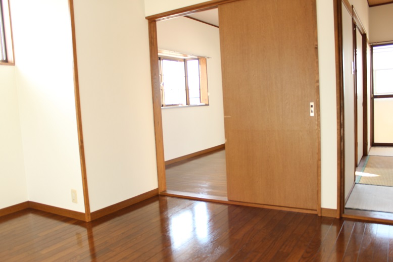 Kitchen. From the front door