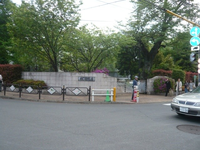 Primary school. Toho to elementary school (elementary school) 427m