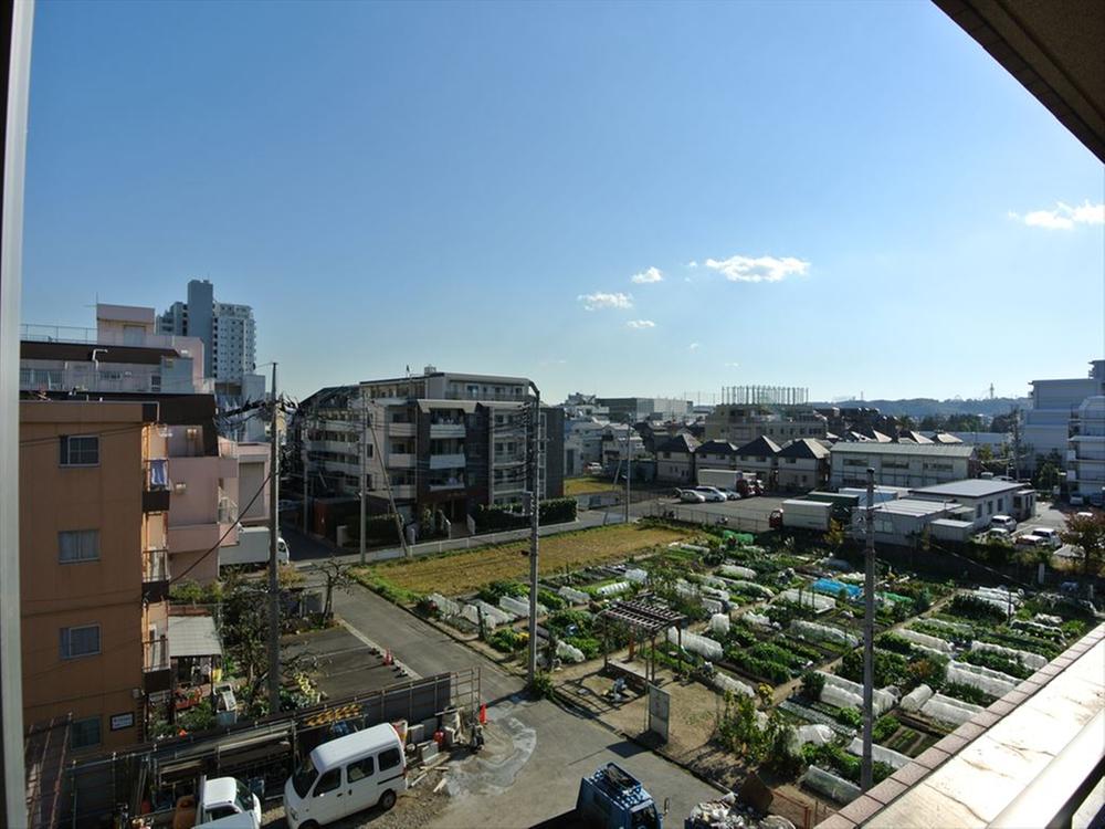 View photos from the dwelling unit. Selling local